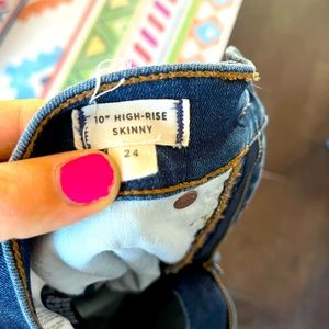 Madewell 10 inch skinny high rise jeans. Size 24.